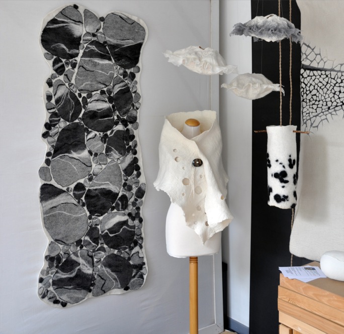 DSC_2390 tenture murale et autres objets